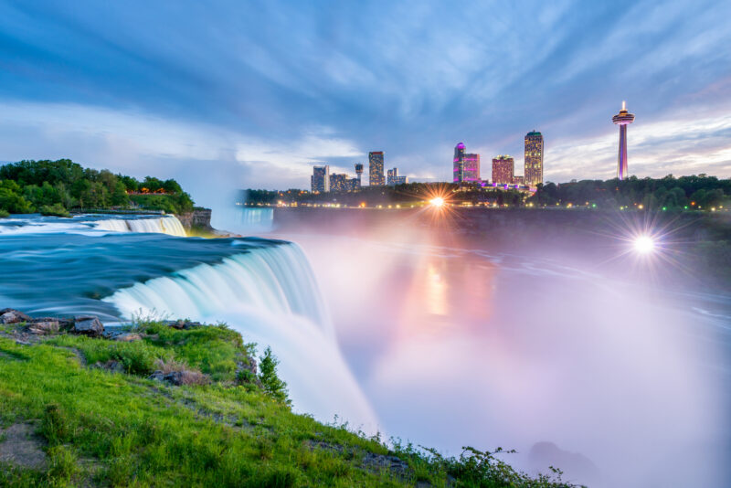 Stark divergence of US and Canadian economies revealed by Moore Thrive Index